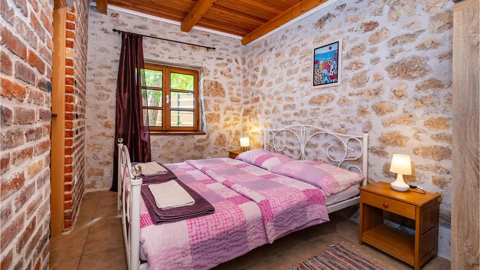 2 Bedroom Cozy Home In Lisane Tinjske Holiday home